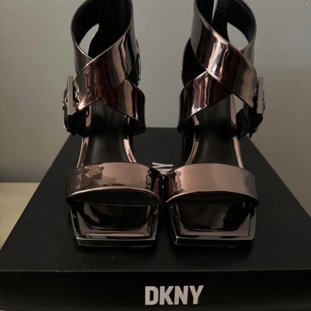 Dkny